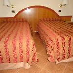 Отель Paris Castel Goffredo